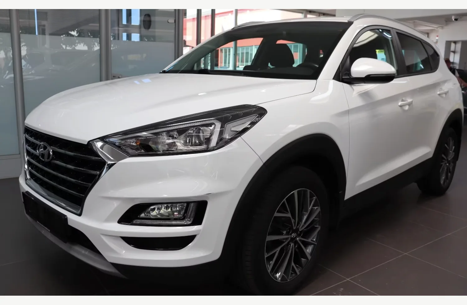 Hyundai Tucson 1.6 AT