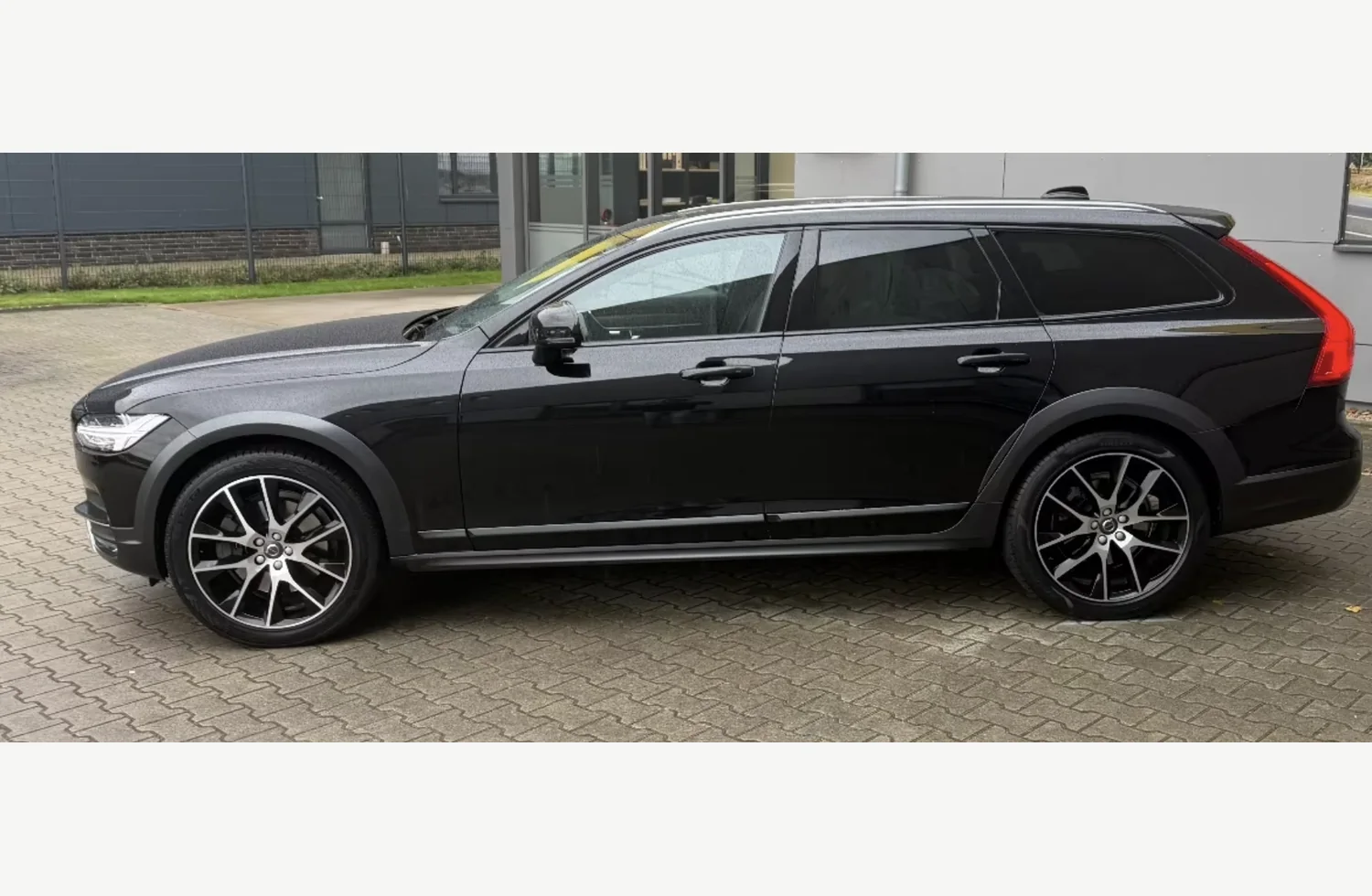 Volvo V90 Cross Country